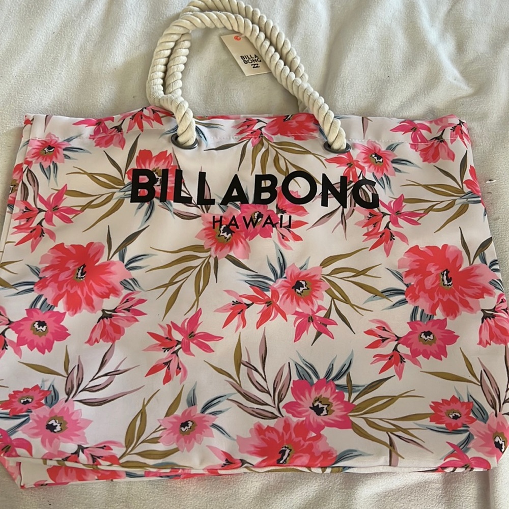 BNWT Women’s XL Billabong beach tote